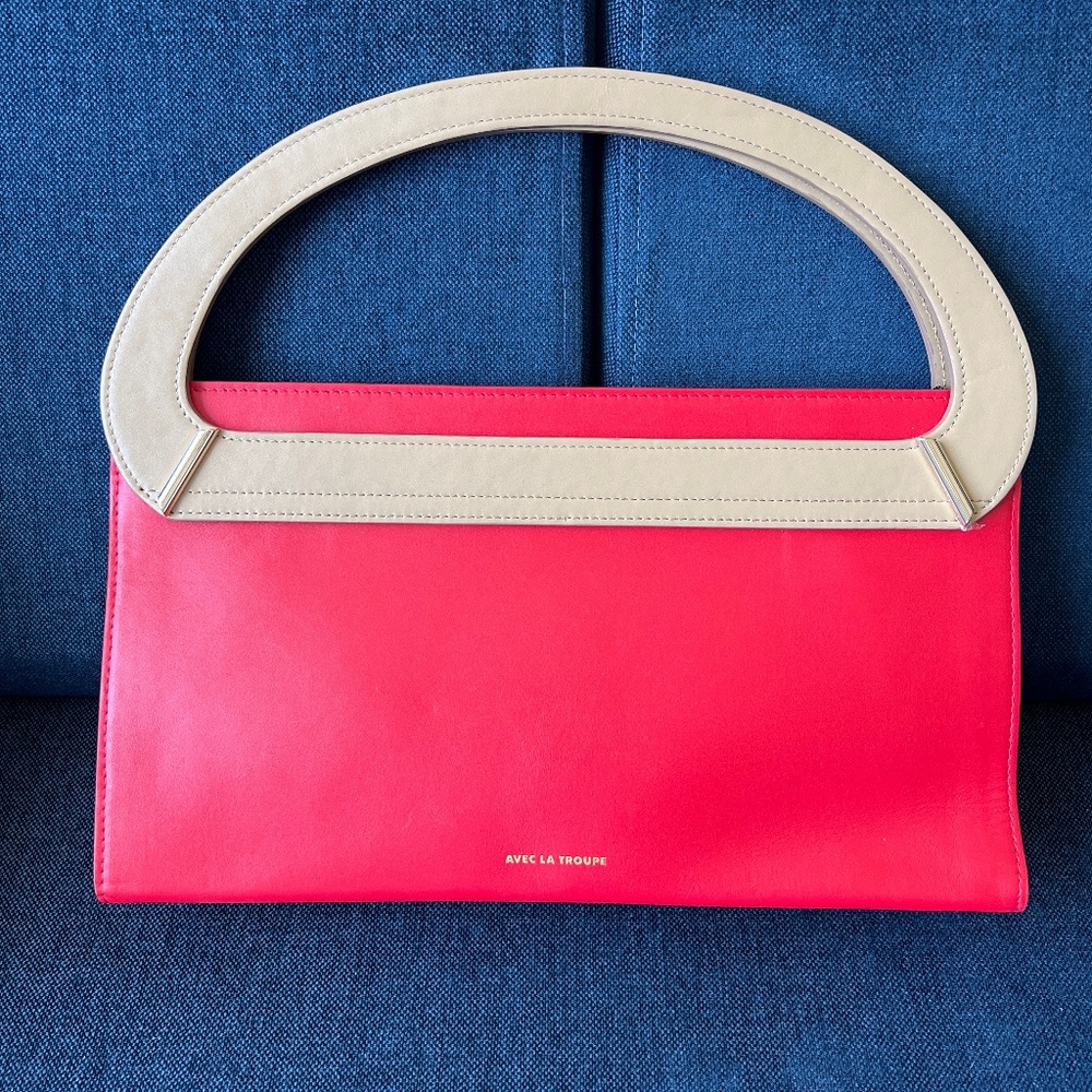 Avec La Troupe brand new bag